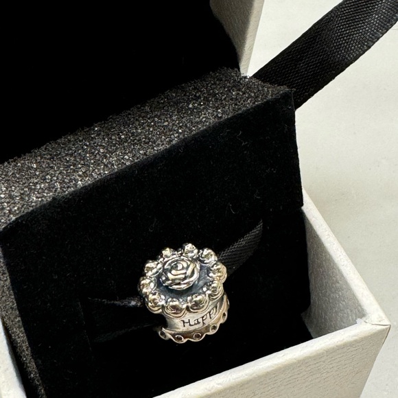“New” Authentic Pandora Happy Birthday cake charm, sterling silver - Picture 6 of 8